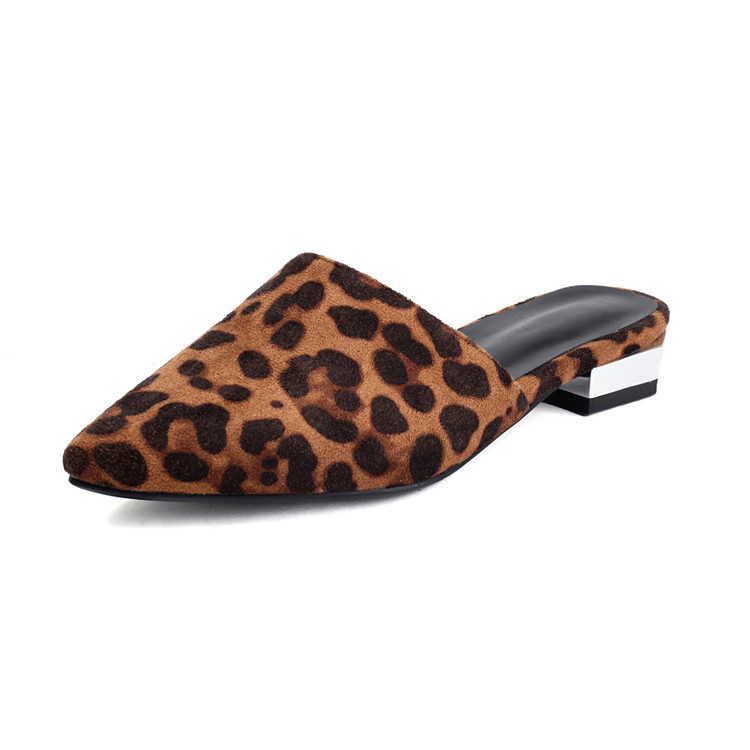 unisex-closed-toe-slippers-with-leopard-print-and-embroidered-low-heel_4 Unisex Closed Toe Slippers with Leopard Print and Embroidered Low Heel