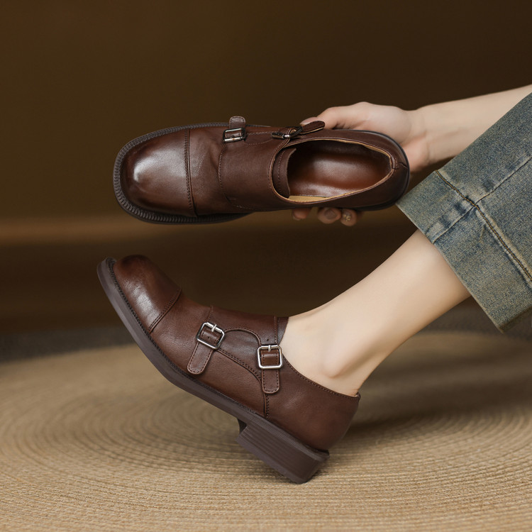 womens-deep-mouth-single-shoes-in-top-grain-leather-with-round-toe-and-chunky-mid-heel_1 Women's Deep Mouth Single Shoes in Top Grain Leather with Round Toe and Chunky Mid Heel